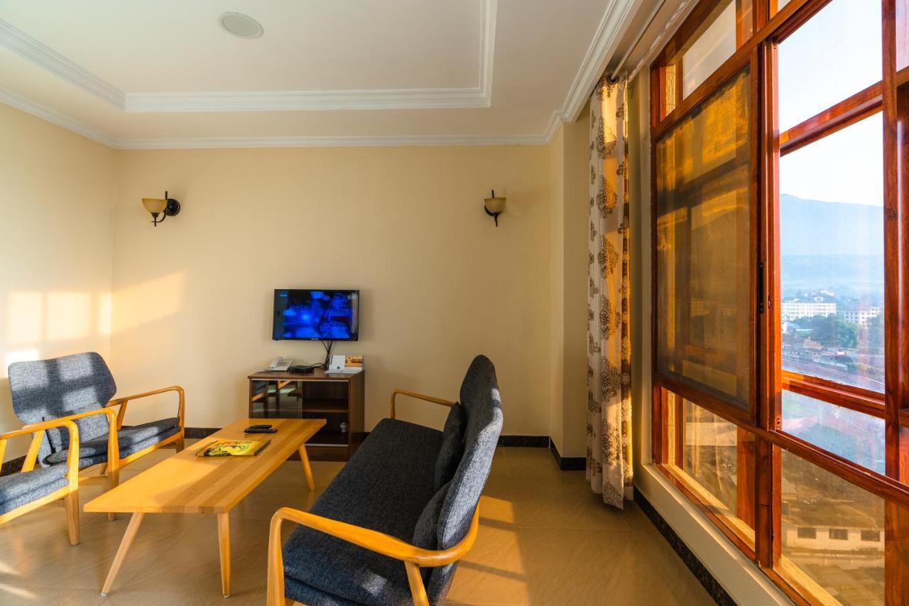 Kibo Palace Apartments อารูชา ภายนอก รูปภาพ