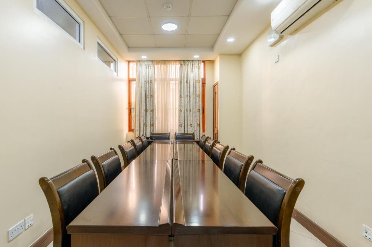 Kibo Palace Apartments อารูชา ภายนอก รูปภาพ