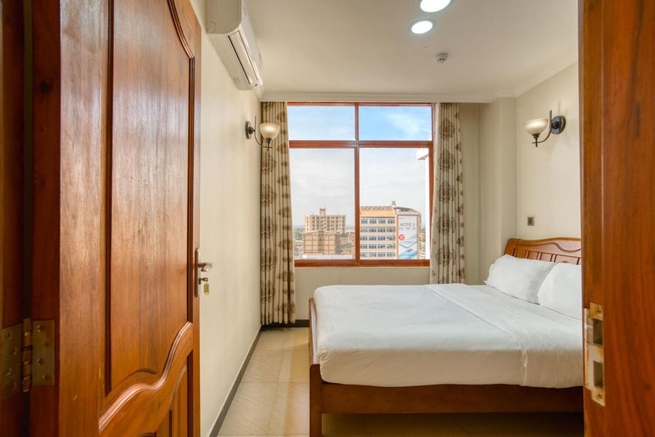 Kibo Palace Apartments อารูชา ภายนอก รูปภาพ