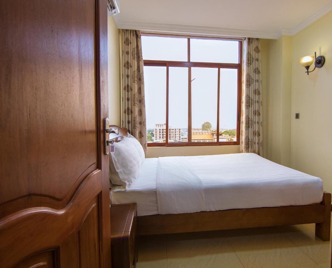 Kibo Palace Apartments อารูชา ภายนอก รูปภาพ